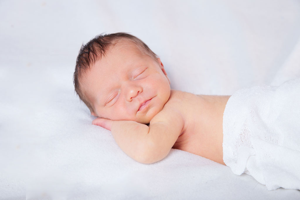 Neugeborene-BabyBoy-Zwillinge-Köln-Lohmar-Neugeborenenfotografie-Newborn-Familienfotografie