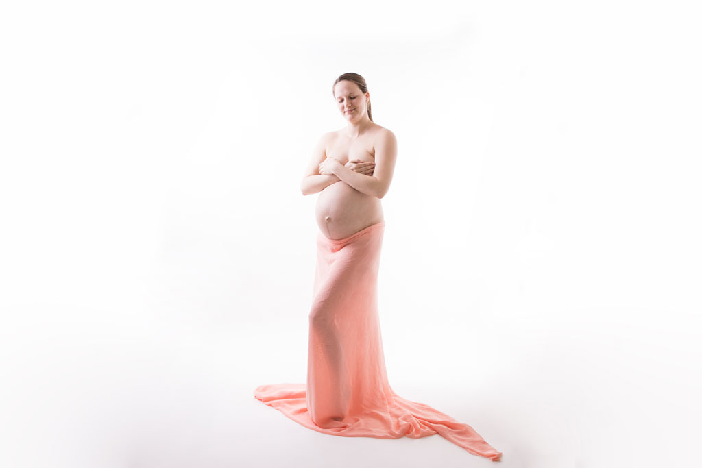 Babybauch in Lohmar und Köln Schwangerschaftsfotograf in Lohmar Fotografin in Köln Body Dessous