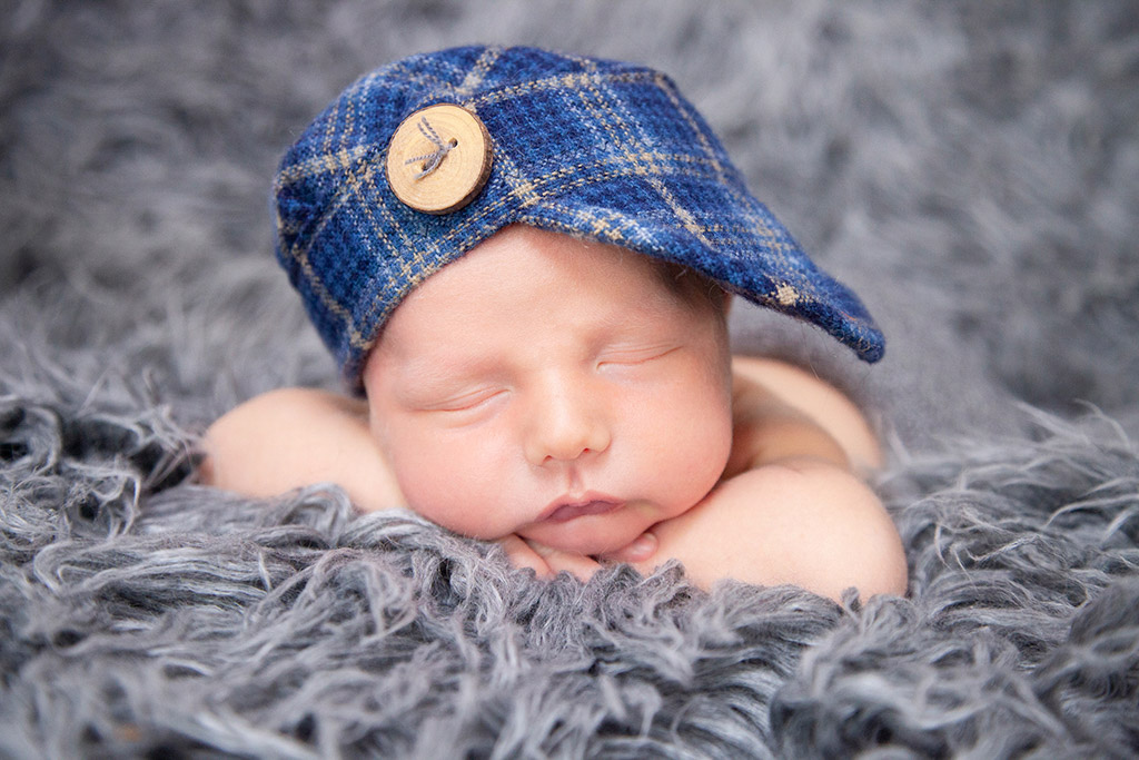 Neugeborene-Baby-Köln-Lohmar-Neugeborenenfotografie-Newborn-Familienfotografie-Capy